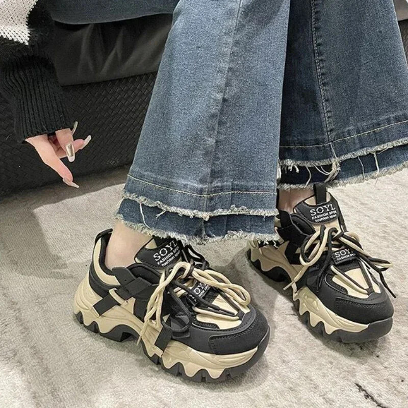 Sieviešu sporta apavi ar biezu dibenu Sieviešu luksusa dizaineru modes ikdienas kedas Jauni rudens tenisa apavi Vulkanizēti apavi