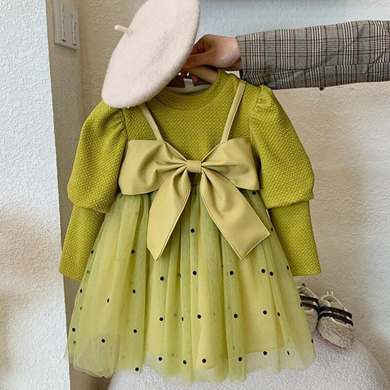 Vaikiški drabužiai netikri, dviejų dalių solidūs korėjietiški vaikiški, marškinėliai su apvaliu kaklu.