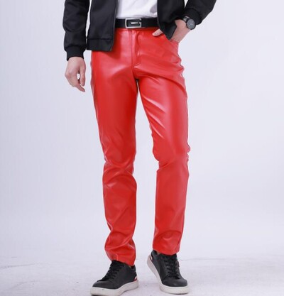2024 új férfi bőr nadrágok divatos vékony PU nadrágok piros kék fekete szürke fehér pantalones hombre