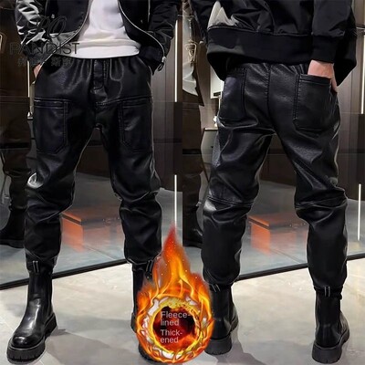 Fashion 2024 férfi laza elasztikus derék műbőr téli nadrág hat zsebes polár Thcik fekete pu punk design nadrág férfi