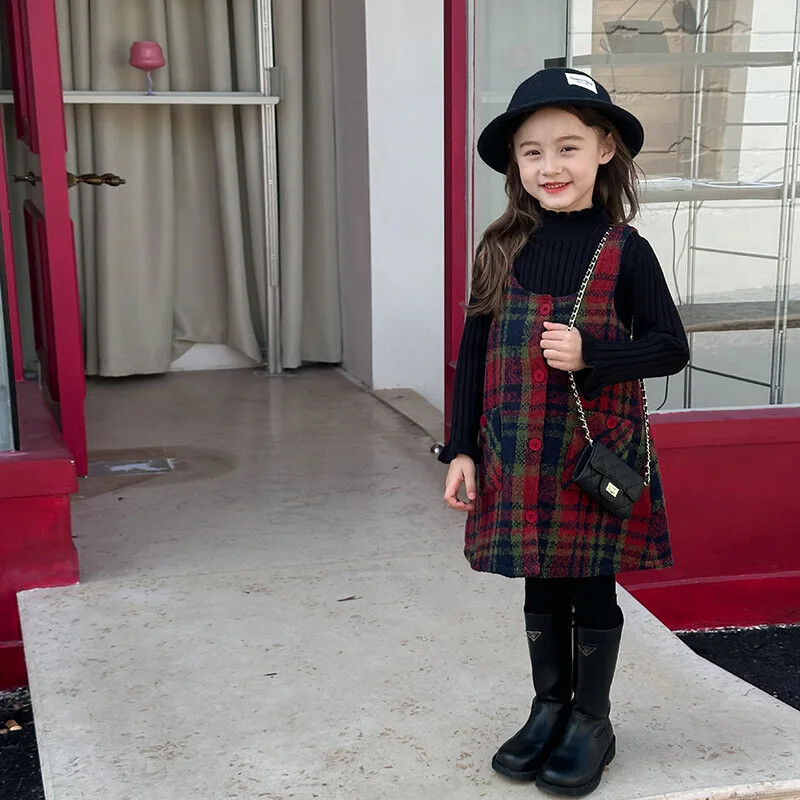 Vintage piros kockás karácsonyi parti lányok pántos ruha 2024 ősz új gyermek vastagított tweed ujjatlan zsebes ruhák