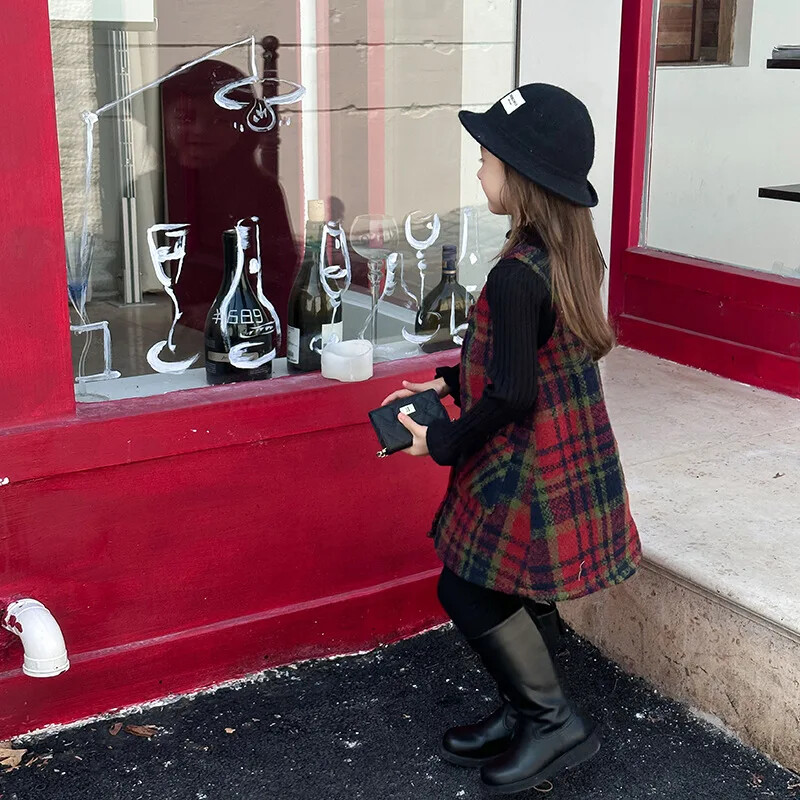 Vintage piros kockás karácsonyi parti lányok pántos ruha 2024 ősz új gyermek vastagított tweed ujjatlan zsebes ruhák