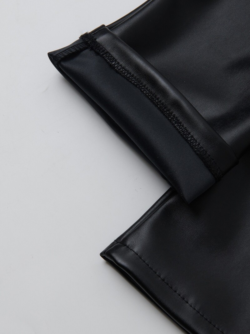 Könnyű férfi fekete bőrnadrág, tavaszra és nyárra, divatos és karcsúsított férfi bőrnadrág