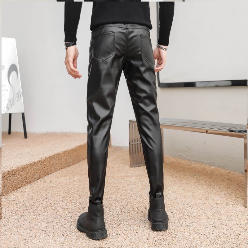 Új érkezett Skinny motoros bőrnadrág férfi új műbőr motoros nadrág férfi nadrág színpadi viselethez