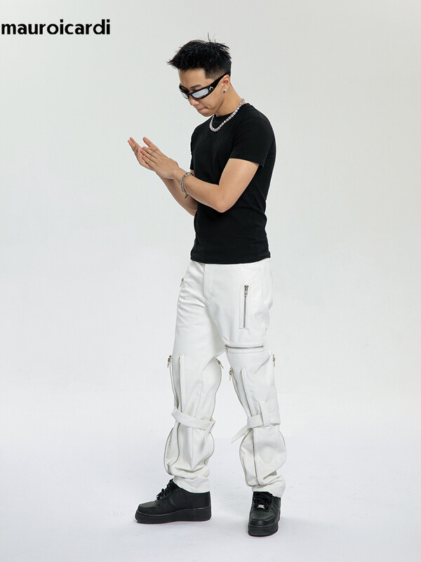 Mauroicardi tavaszi ősz hűvös fekete pu bőr nadrág férfi sok cipzárral Öv Luxus Designer Ruházat Nadrág Divat 2023