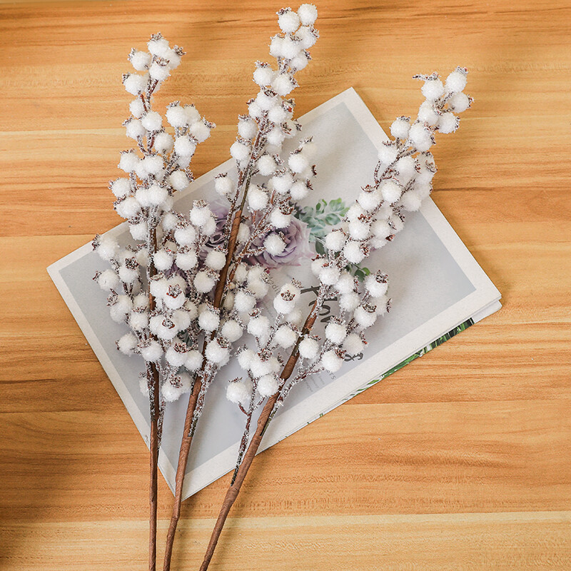 1 vnt. 57 cm Kalėdų baltųjų uogų dirbtinių gėlių šakelės Kalėdų eglutės namų dekoravimas netikras augalas „pasidaryk pats“ gėlių kompozicijos amatai