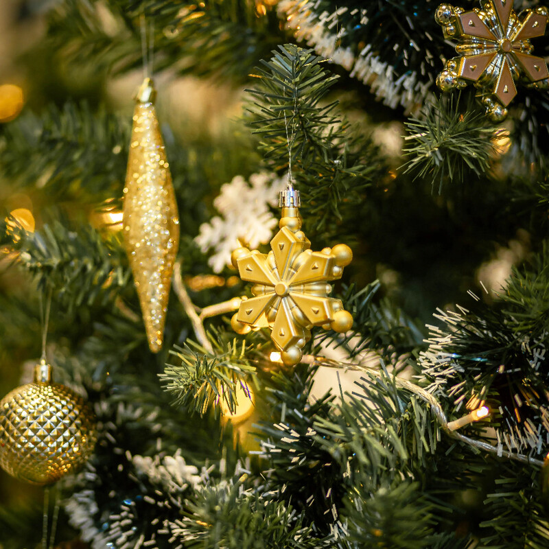 1 doboz karácsonyi dekoráció karácsonyfa díszek labda karácsonyi függő fa medálok otthoni parti dekoráció 2024 újév Noel Navidad