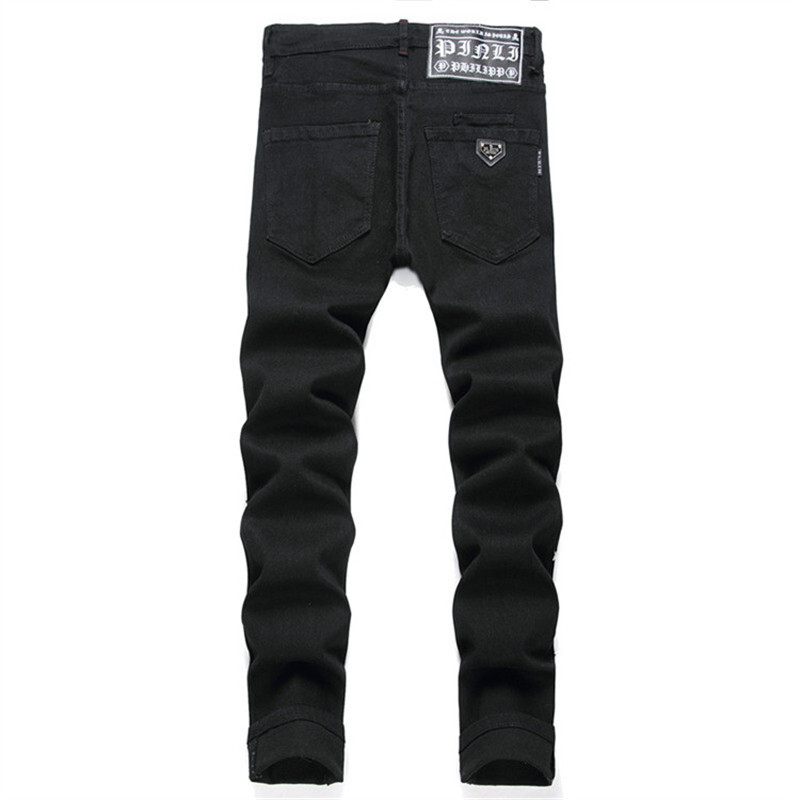 2024-es új punk stílusú, fekete hímzett férfi farmernadrág, divatos fűzfa körmök derékközépig vékony, rugalmas nadrág