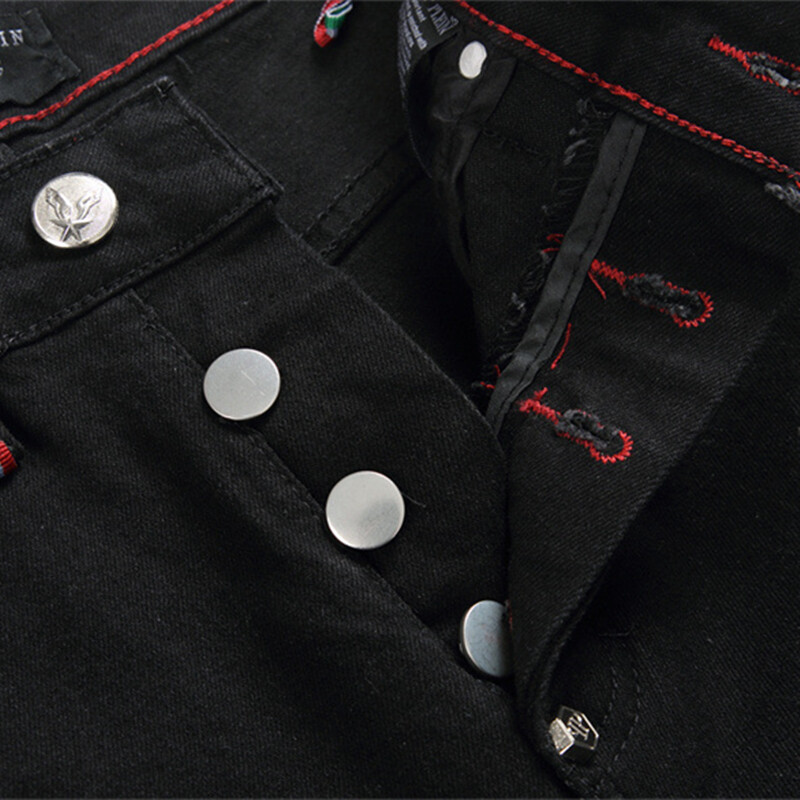 2024-es új punk stílusú, fekete hímzett férfi farmernadrág, divatos fűzfa körmök derékközépig vékony, rugalmas nadrág