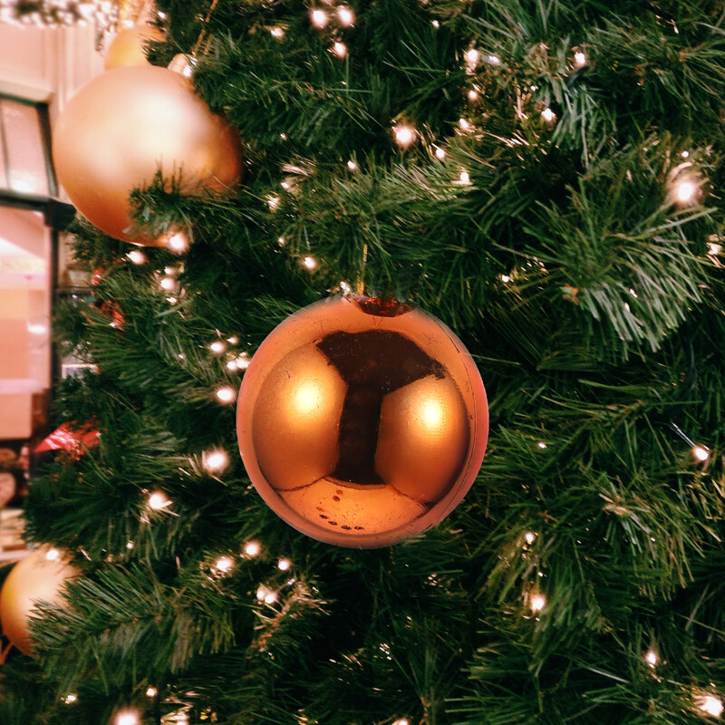 68 vnt. Helovino kalėdinis balius, oranžinės spalvos papuošalai, pakabinami rutuliai, vakarėlio reikmenys, papuošalai, plastikiniai dekoratyviniai pakabukai