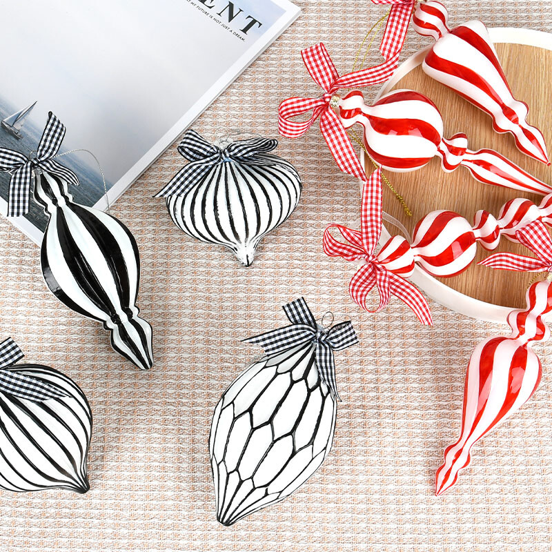 juoda ir balta tapyba kūrybinių stiklo rutulių formos rutuliai Kalėdų eglutės scenos dekoracijos, kabantys raudoni ir balti kabantys rutuliai