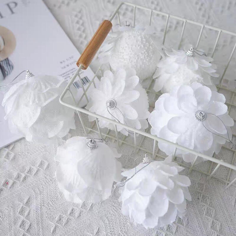 3–9 vnt. balto putplasčio kalėdinės eglutės ornamentas, apvalus žiedlapis, blizgantis sniego kamuoliukas, skirtas šventinėms vestuvių vakarėliams pakabinti