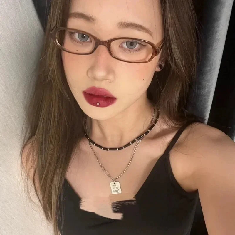 Y2K Γυναικεία Ρετρό Οβάλ Τετράγωνα Γυαλιά Κόκκινο Πράσινο Σκελετός Γυαλιά Γυαλιά Διακοσμητικά Υπολογιστή Αντι-μπλε γυαλιά με οδήγηση δίπλα στη θάλασσα