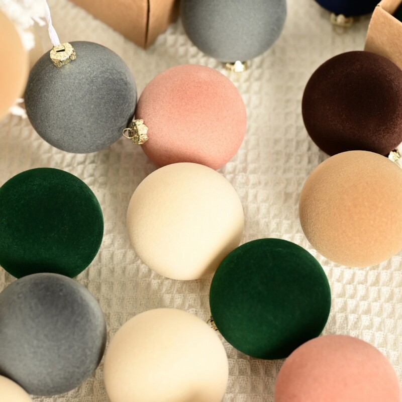Ukrasi za božićno drvce 2,36 inča Baršunaste božićne kuglice Božićni ukrasi Kuglice za obiteljske praznike Vjenčanje Božićna zabava