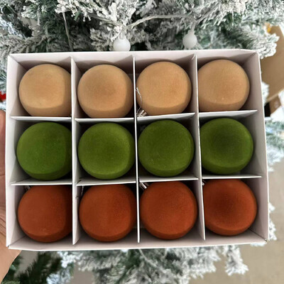 12 vnt spalvoto aksominio pliušinio kalėdinio kabančio kamuoliuko Kalėdų eglutės kamuoliuko puošmena