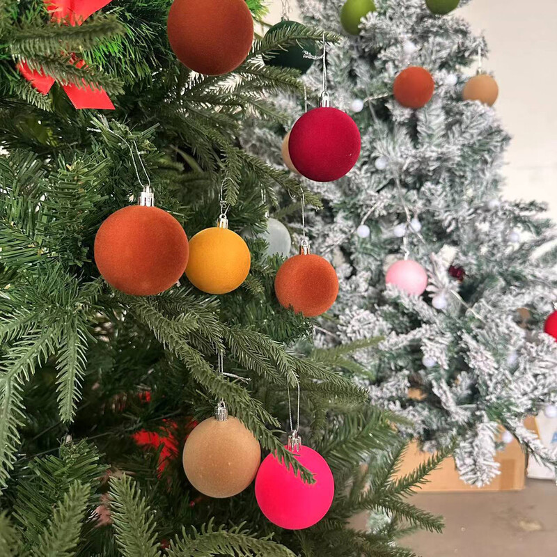 12 vnt spalvoto aksominio pliušinio kalėdinio kabančio kamuoliuko Kalėdų eglutės kamuoliuko puošmena