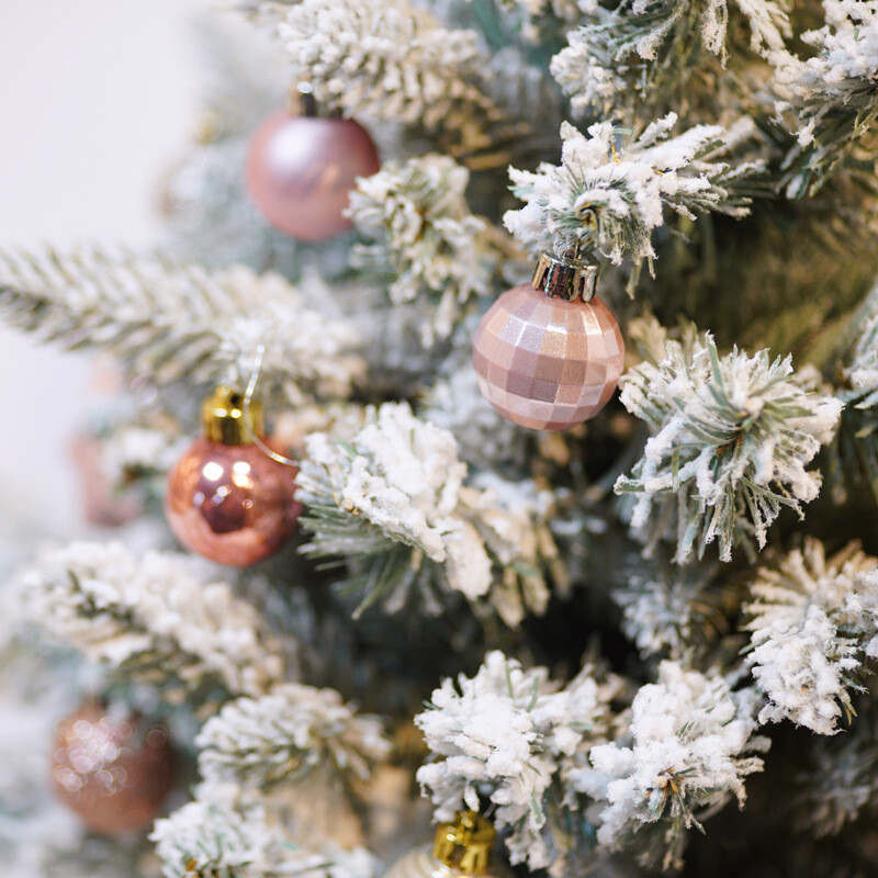 33 de bucăți ornamente de mingi de Crăciun Mini sclipici de 3 cm Decorație agățată pentru brad de Crăciun pentru casă Navidad Noel 2025 Petrecere de Crăciun de Anul Nou