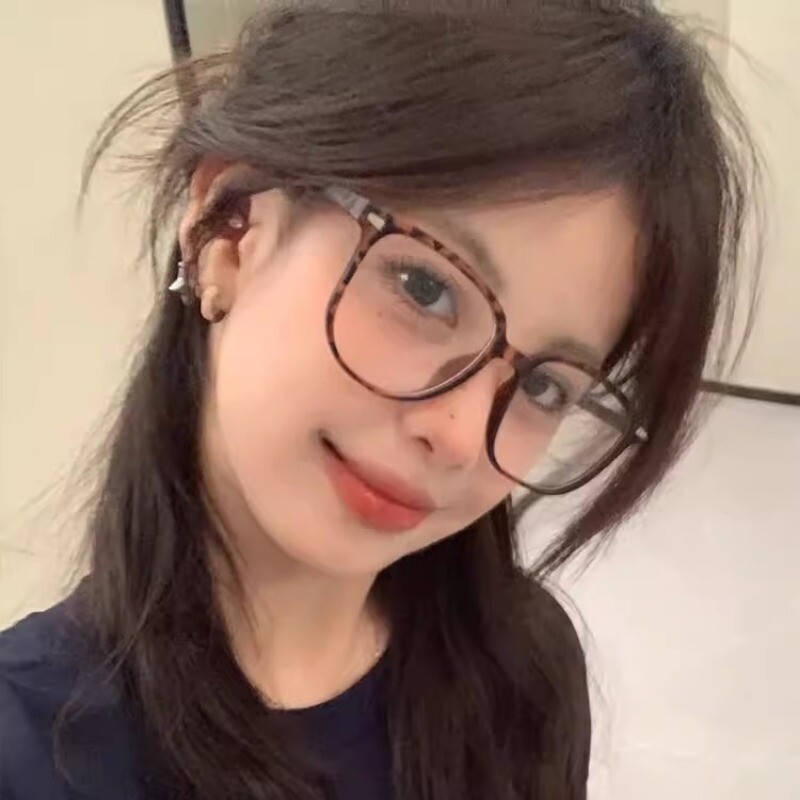 1/2 vnt. Didelio rėmelio akiniai senoviniai leopardiniai raštai, moteriški, vyriški, ovalūs, šviesiai mėlyni akiniai, be makiažo, akinių priedas