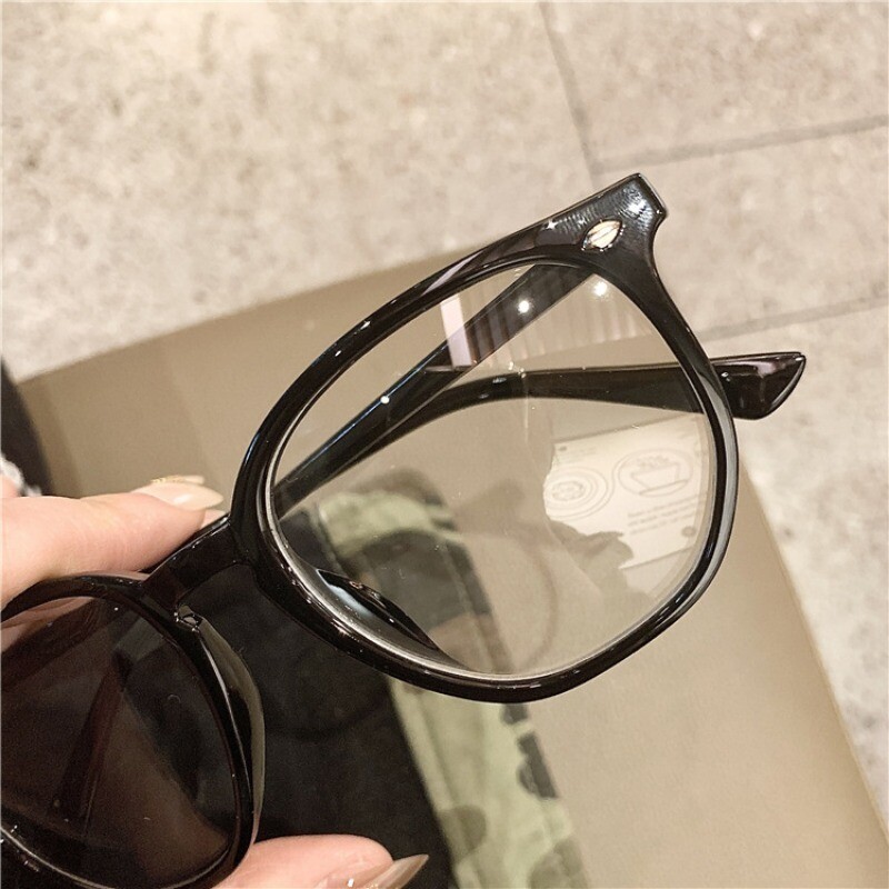 1/2 vnt. Didelio rėmelio akiniai senoviniai leopardiniai raštai, moteriški, vyriški, ovalūs, šviesiai mėlyni akiniai, be makiažo, akinių priedas