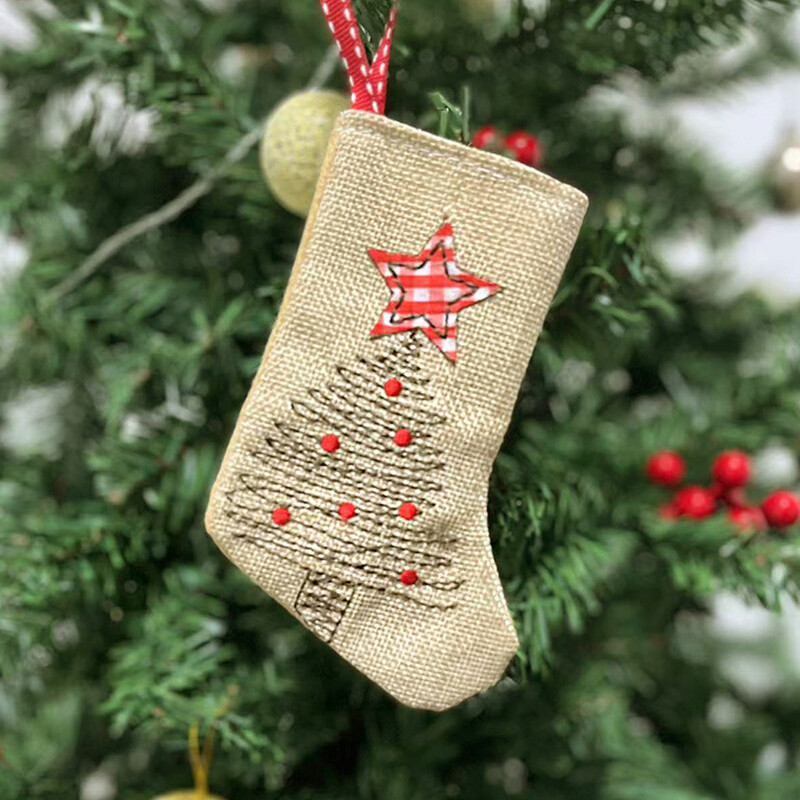 Ziemassvētku zeķes Retro lina audums Izšūšana Ziemassvētku eglīte Piekarināmi Kulonu Rotājumi Navidad Jaungada ballīte Konfektes Dāvanas Somas