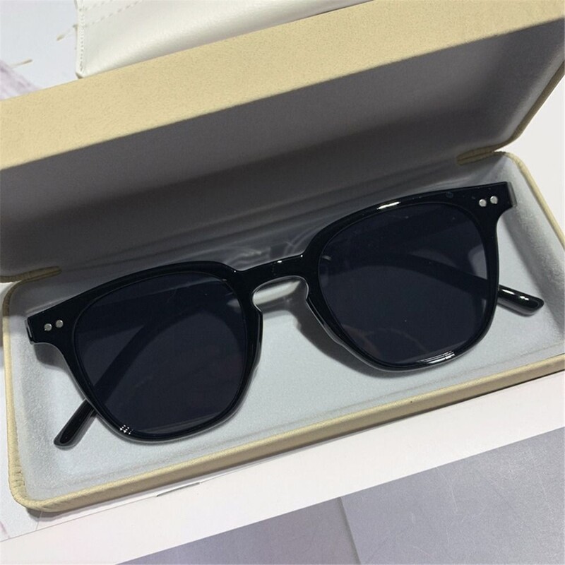 Retro kvadrātveida saulesbrilles sievietēm vīriešiem Pilna maza rāmja saulesbrilles sievietēm Koreja Ins Trend Designer Shades Outdoor Sieviešu brilles