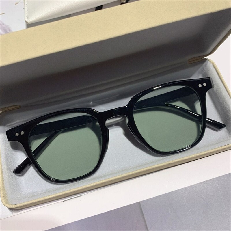 Retro kvadrātveida saulesbrilles sievietēm vīriešiem Pilna maza rāmja saulesbrilles sievietēm Koreja Ins Trend Designer Shades Outdoor Sieviešu brilles