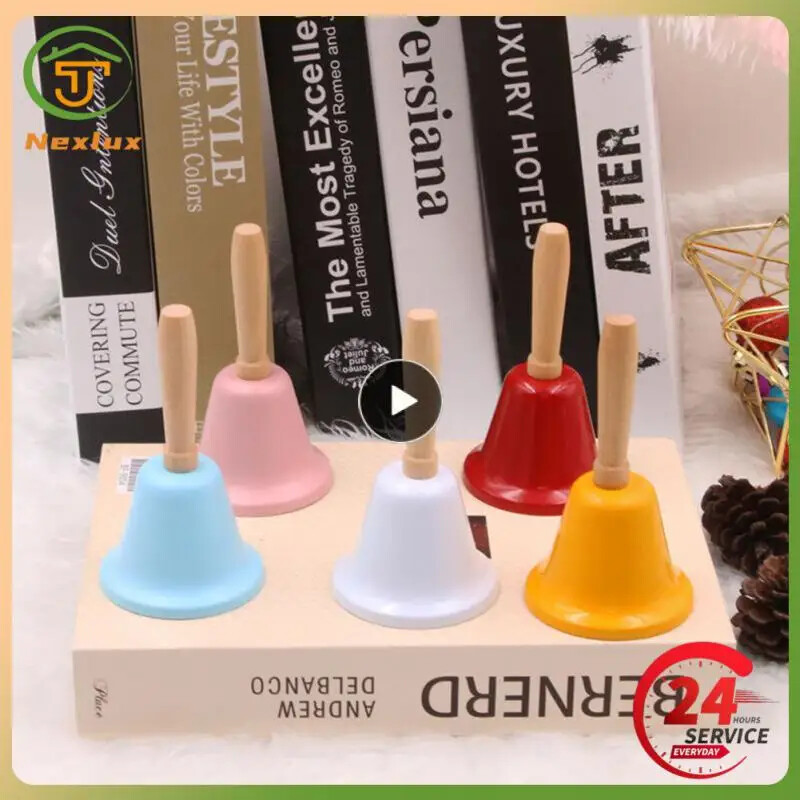 Ünnepi figyelem karácsonyi kézi csengő fa fogantyús óvodai gyerekek karácsonyi csengő csengő karácsonyi díszek karácsonyi harangok