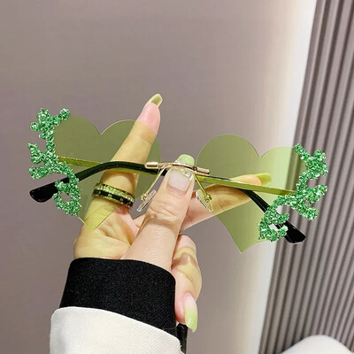 2024-es divatos szív alakú napszemüvegek luxus gyémánt vicces egyéniség keret nélküli napszemüvegek Halloween party karácsonyi dekoráció