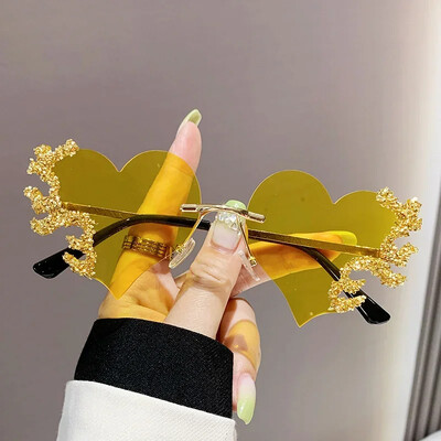 2024-es divatos szív alakú napszemüvegek luxus gyémánt vicces egyéniség keret nélküli napszemüvegek Halloween party karácsonyi dekoráció