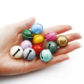 Miwayer 25db fém csengettyűk Macaron színű 22mm karácsonyi partikhoz kézműves dekoráció barkácskészítés kézzel készített anyag