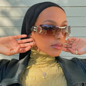 Be rėmelių apvyniojami Y2K akiniai nuo saulės moterims unisex futuristiniai dideli madingi akiniai nuo saulės berėmiai madingi skydiniai atspalviai