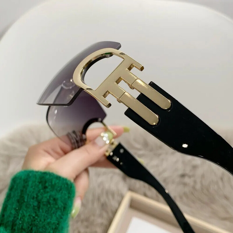 Be rėmelių apvyniojami Y2K akiniai nuo saulės moterims unisex futuristiniai dideli madingi akiniai nuo saulės berėmiai madingi skydiniai atspalviai