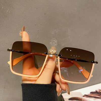Modes Lielizmēra kvadrātveida saulesbrilles sievietēm Zīmols Retro liela rāmja saulesbrilles sievietēm Metāla daļēji bezmalas dizainers Oculos De Sol