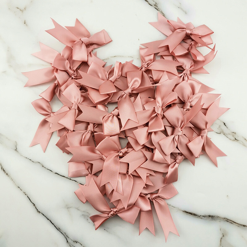 (50 vnt./pak.) 85*85mm Šviežios rožinės juostelės lankeliai mažo dydžio satino juostelės lankeliai su gėlėmis amatų dekoravimas rankų darbo „pasidaryk pats“ vakarėlio dekoravimas