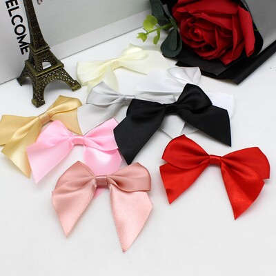 20 vagy 50 DB 65 * 65 mm-es szatén szalag masni Dekorációs masni kézműves csomagokhoz Kis csokorba csomagoló virág dekoráció Kézi munka barkácsolás