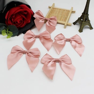 20 vagy 50 DB 65 * 65 mm-es szatén szalag masni Dekorációs masni kézműves csomagokhoz Kis csokorba csomagoló virág dekoráció Kézi munka barkácsolás