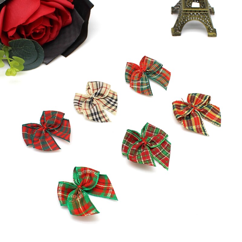 (30 vnt.) 3,5 * 3,5 cm kalėdiniai lankeliai su juostele Mažo dydžio poliesterio satino juostelės lanko gėlė „pasidaryk pats“ amatų dekoravimas