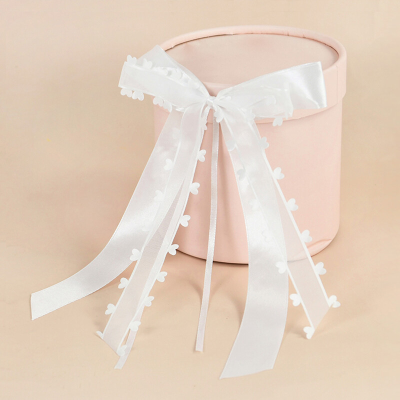 10 gab., balti loki, lentes, bantītes, dāvanu iesaiņojums, amatniecības kāzu auto, krēsla aizmugures apdare, saderināšanās piederumi kāzu ballītēm