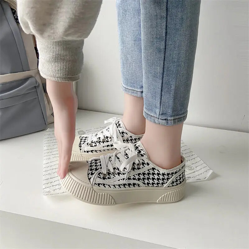 „Canva“ moterų vasara, 2024 m. pavasaris, nauja universali „Ulzzang“ stori, kvėpuojanti sportiniai lentos batai, sausainiai, guma, viršutinė medžiaga