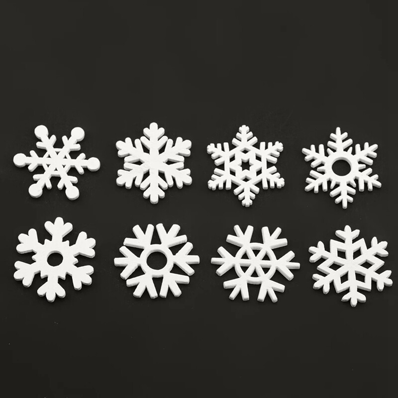 50 DB 35 mm-es vegyes alakú fa fehér hópelyhek karácsonyi díszek karácsonyi medálok újévi karácsonyi dekorációk otthonra