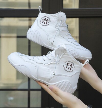 Pavasario ir vasaros mada moteriški, žali, aukšti drobiniai batai, ploni, kvėpuojantys, tinkami korėjietiški batai. Trend Moteriški lengvi laisvalaikio sportbačiai