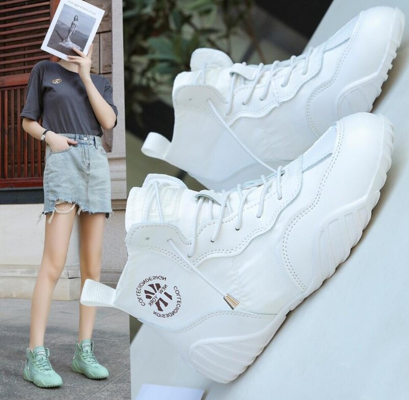 Pavasario ir vasaros mada moteriški, žali, aukšti drobiniai batai, ploni, kvėpuojantys, tinkami korėjietiški batai. Trend Moteriški lengvi laisvalaikio sportbačiai