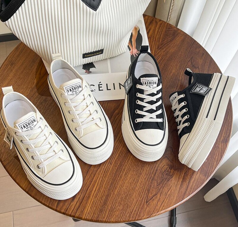 2024 Női, 4,5 cm-es magasságnövelő tornacipő Légáteresztő gördeszka vászoncipő Divat Fűzős Platform alkalmi tornacipő