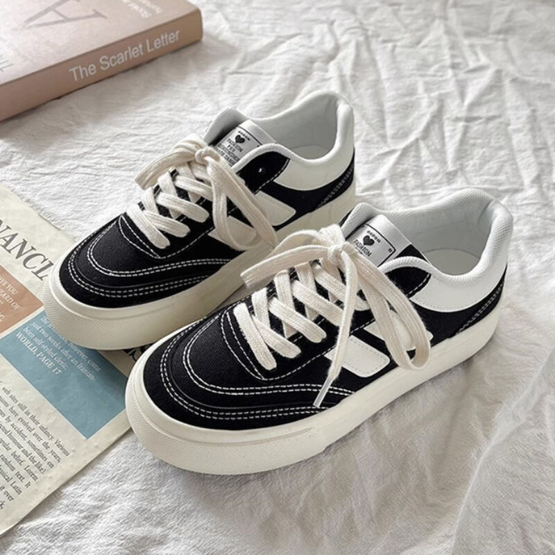 Trendi vászon női cipők 2024 tavaszi és őszi szezon Új design Sense sokoldalú asztali cipő Temperament Little White Shoes