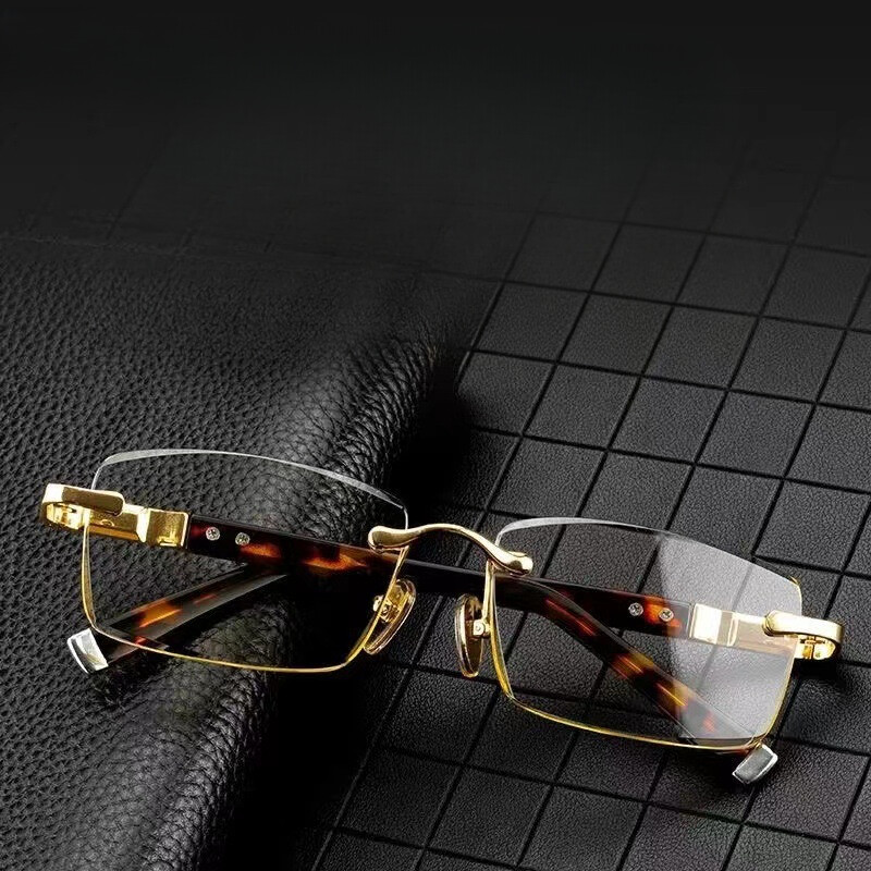 Természetes fém anyagból Presbyopia szemüvegek Szegély nélküli haladó olvasószemüvegek 1.0-4.0 férfi szemvédő üzleti szemüvegek