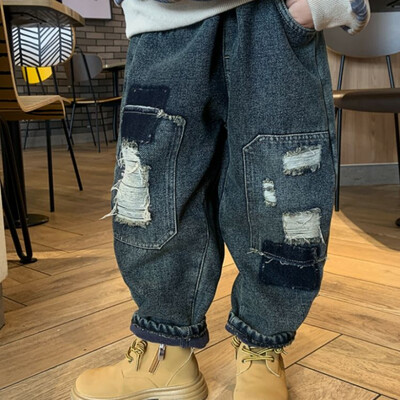 Rudens ir žiemos vaikiškos pliušinės pastorintos kelnės Nauji vaikiški perforuoti džinsai Vienetiniai pliušiniai mažų berniukų kelnaitės