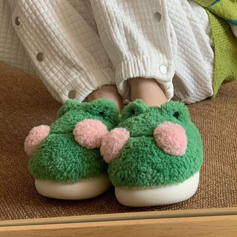 Mielos žalios varlės pūkuotos pūkuotos šlepetės Moteriškos žiemos uždaros pliušinės namų kailio šlepetės Kawaii Animal Cozy Memory Foam Slides Batai