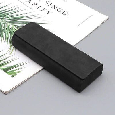 Cieta apvalka briļļu maciņš Vīriešu sieviešu briļļu futrālis PU ādas pārnēsājams pretekstrūzijas saulesbrilles uzglabāšanas kaste salokāms briļļu maisiņš