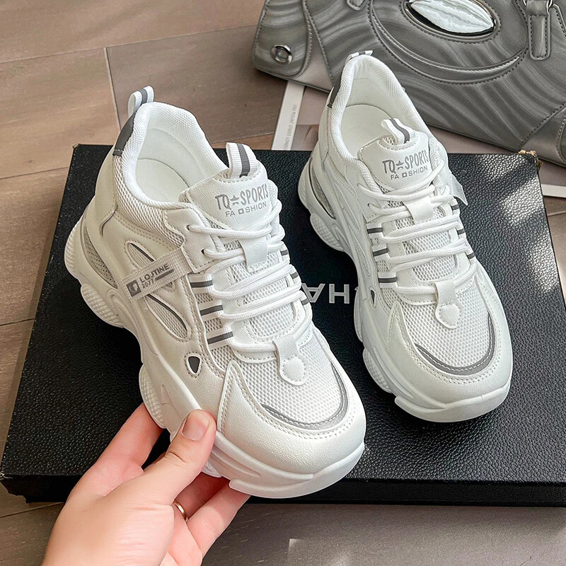 Pantofi la modă și ocazional pentru tată, 2024, cu talpă groasă, plasă, respirabil, înălțime interioară, pantofi albi, pantofi vulcanizați, pantofi de mujer