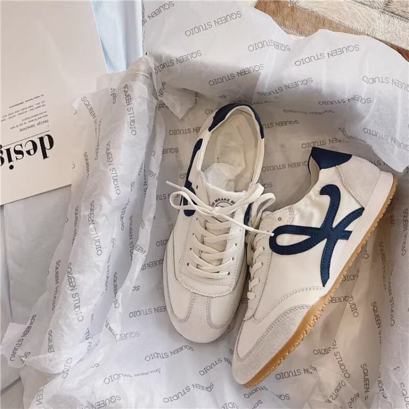 Pantofi de damă cu platformă albă. Pantofi de sport pentru femei